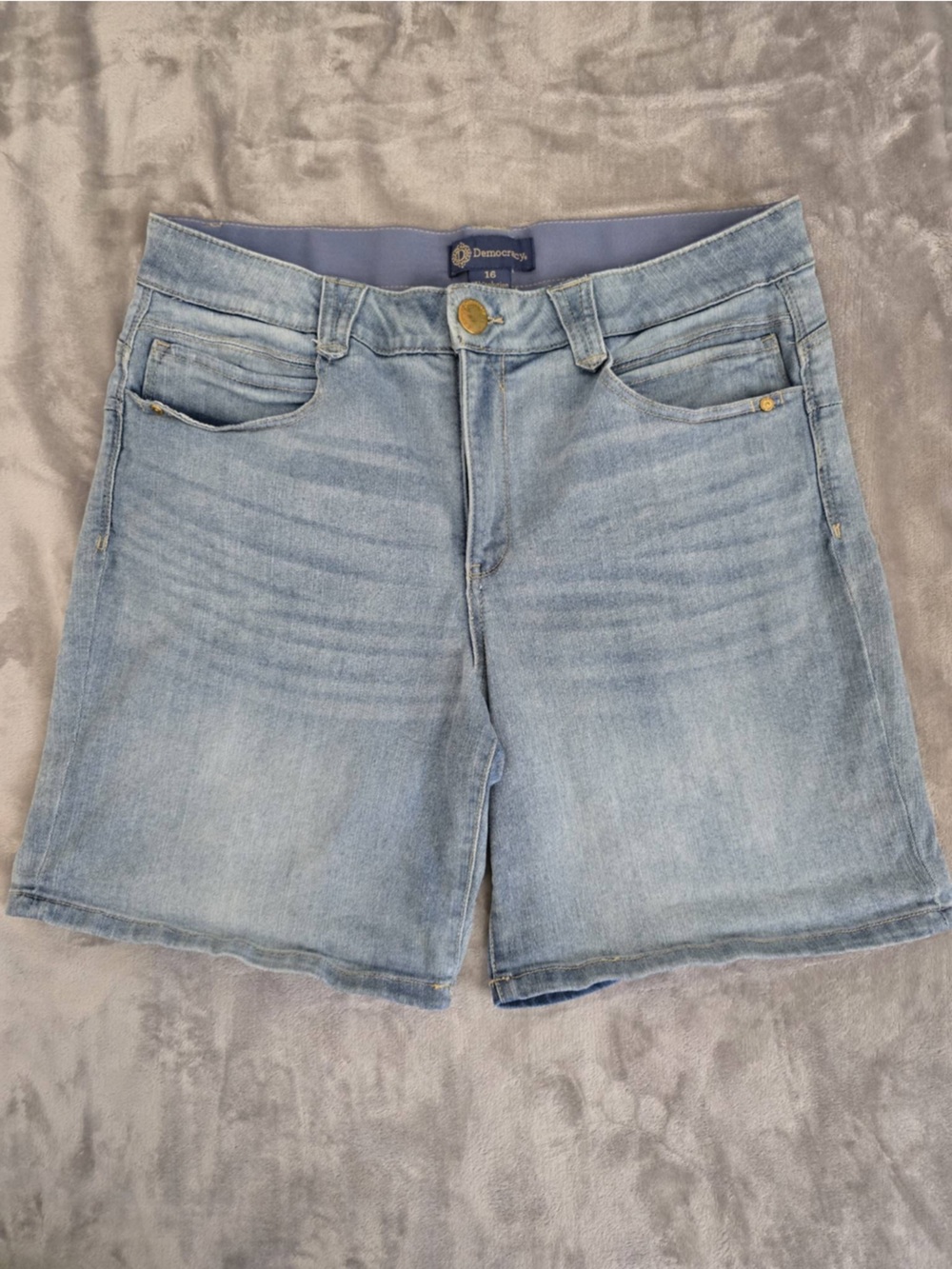 Democracy Light Blue Denim Shorts 5 Pocket “Ab-solution” Size 16